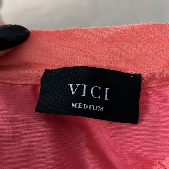 Women’s flowy thigh length dress - Picture 2 of 3